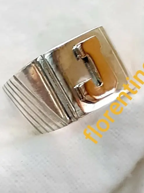 Anillo letra J - Joyería La Filigrana Trujillo