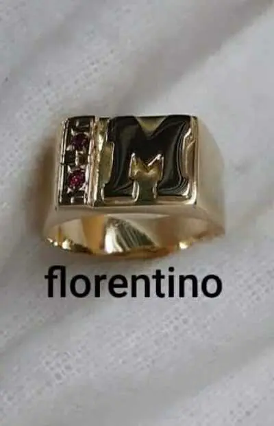 Anillo letra M - Joyería La Filigrana Trujillo