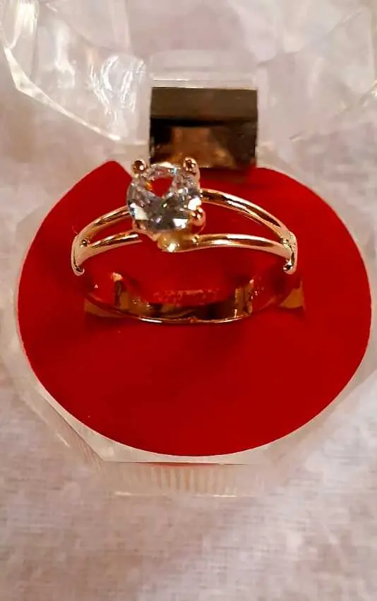 Anillo con piedra 3 - Joyería La Filigrana Trujillo