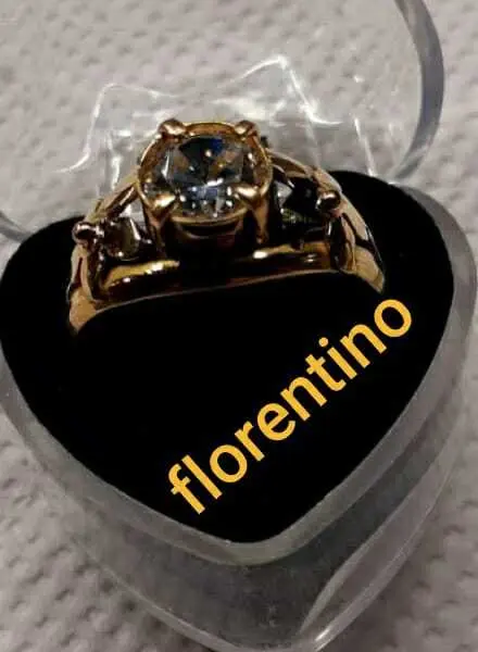 Anillo elegante con piedra - Joyería La Filigrana Trujillo