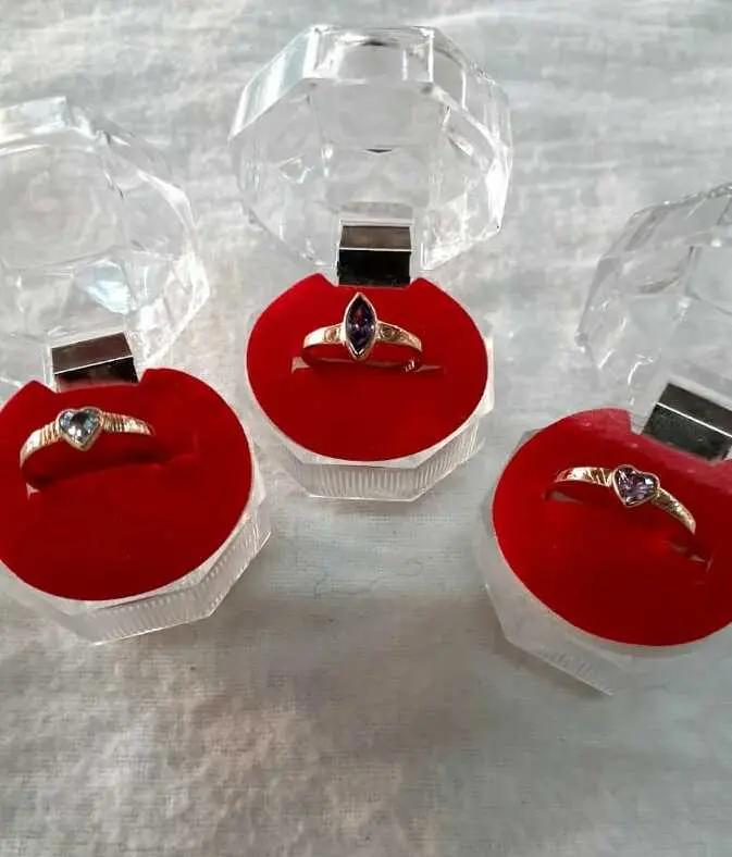 Anillos oro con piedra - Joyería La Filigrana Trujillo