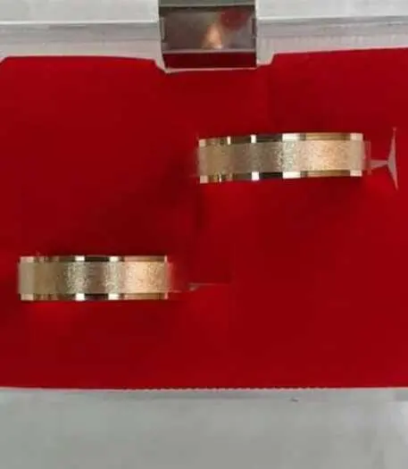 Aros de matrimonio en relieve - Joyería La Filigrana Trujillo