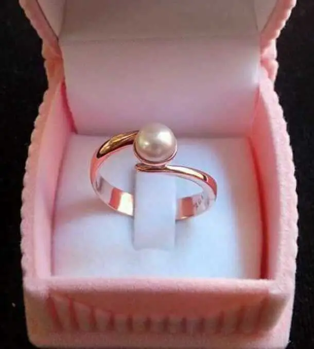 Sortija  de oro 18 klts con perla fina - Joyería La Filigrana Trujillo