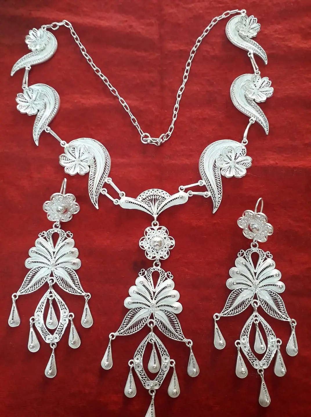 Juego de aretes y collar en plata elaborados en  filigrana - Joyería La Filigrana Trujillo