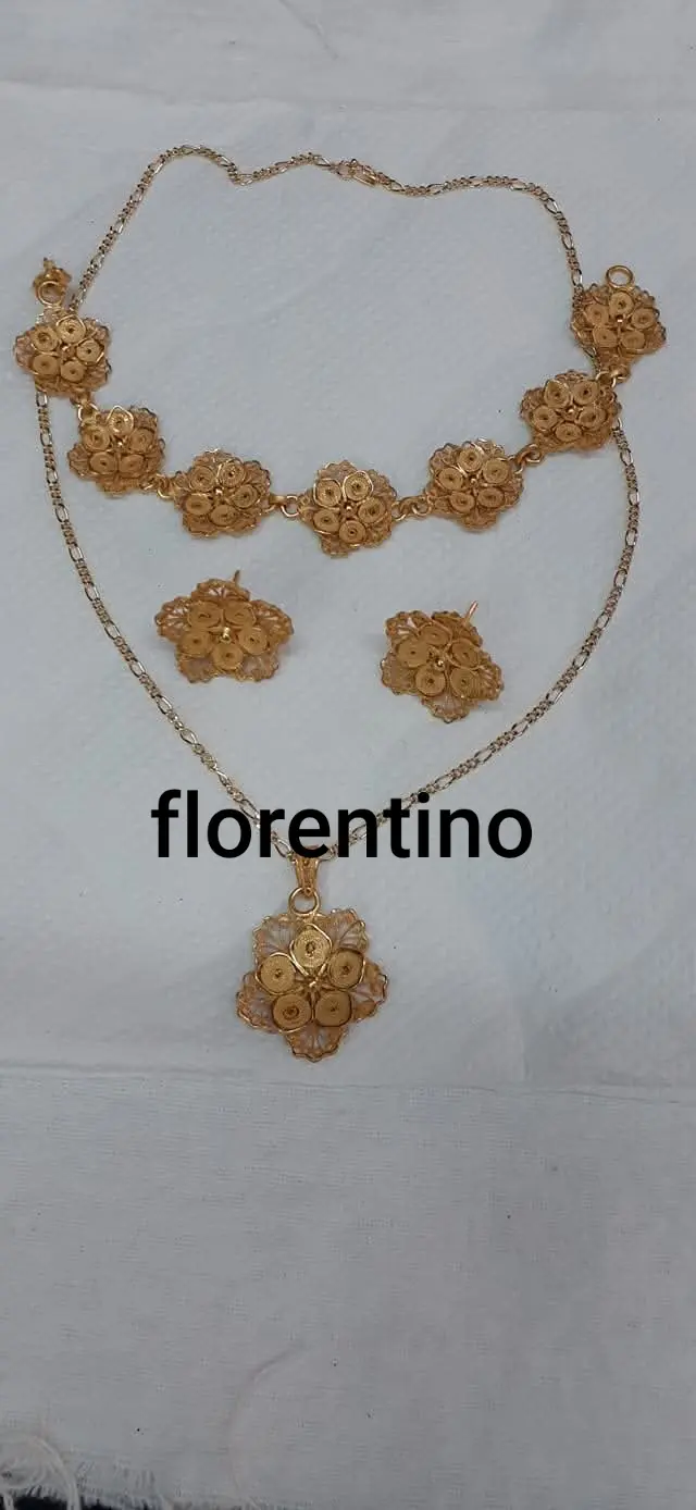 Juego de filigrana de aretes,collar  y pulsera bañado en oro - Joyería La Filigrana Trujillo