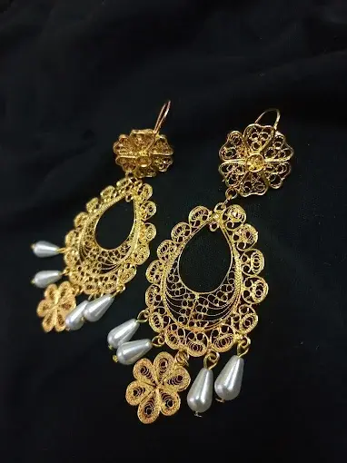 Aretes de bronce bañado en oro - Joyería La Filigrana Trujillo