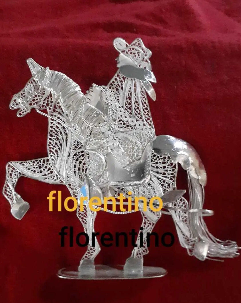 Accesorio en plata 9.50 en filigrana diseño jinete con caballo - Joyería La Filigrana Trujillo